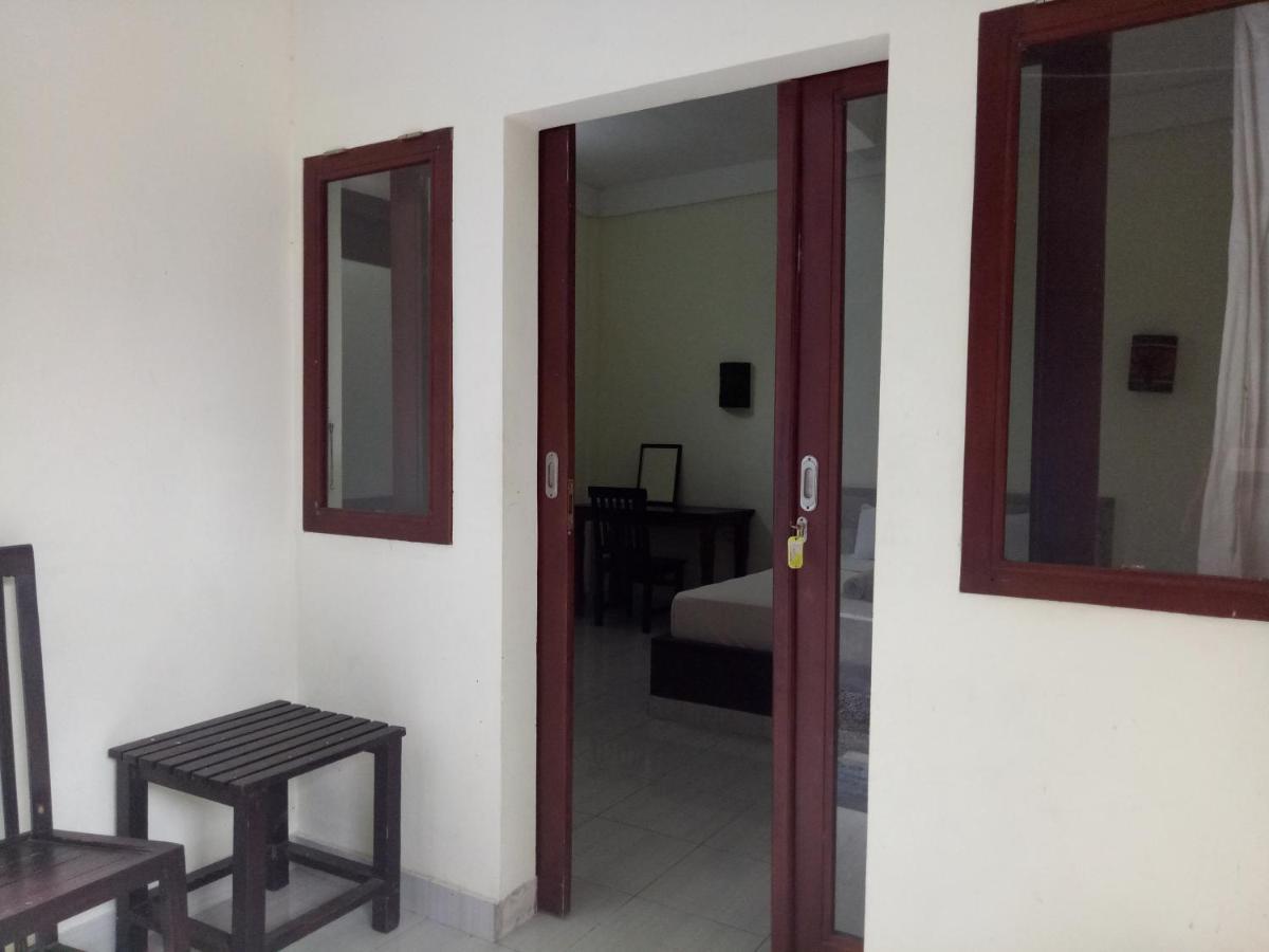 Amed Stop Inn Homestay, Rooftop Restaurant And Bar Экстерьер фото